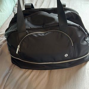Lululemon city adventurer duffel bag